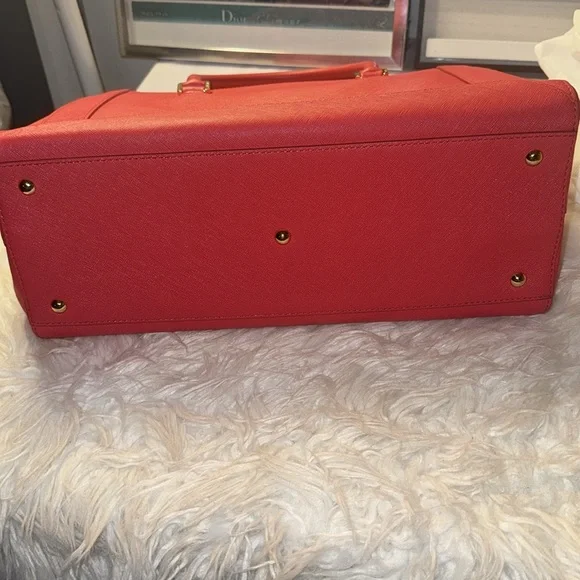 Authentic MCM Nouvo Saffiano Handbag missing Cross Body Strap EUC in Tomato Red - Picture 16 of 17